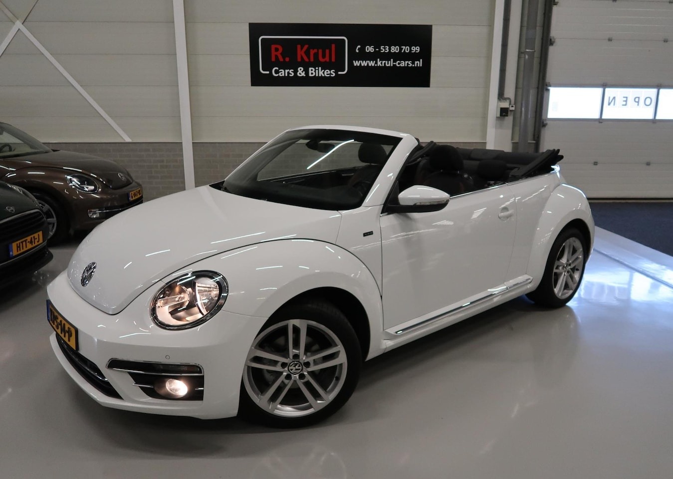 Volkswagen Beetle Cabriolet - 1.2 TSI Allstar Camera Navigatie Airco-ecc App connect PDC Bluetooth Boekjes 18 inch Sport - AutoWereld.nl