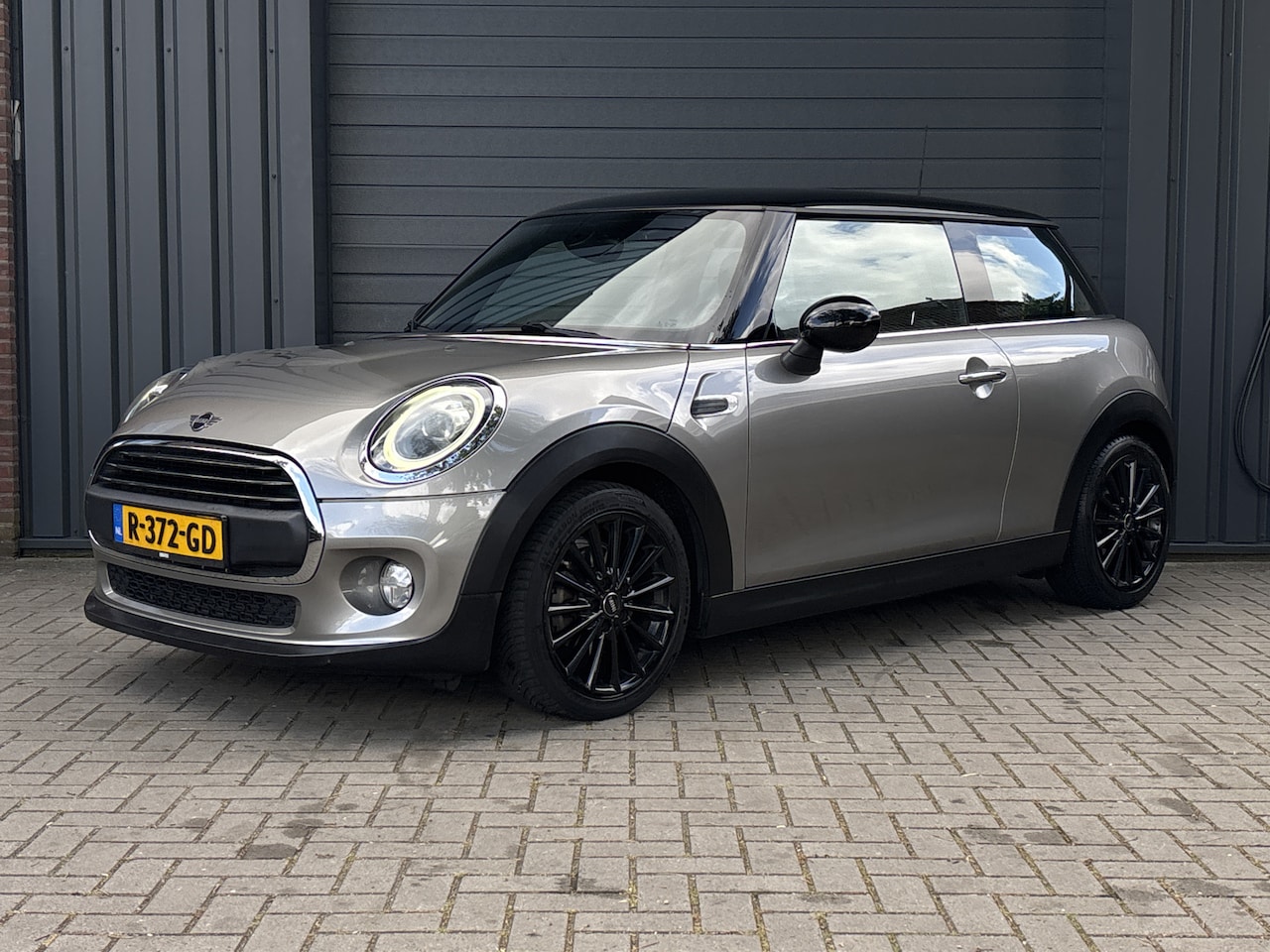 MINI 3-Deurs - 1.5 Cooper Chili - Union Jack - Stoelverwarming - Navigatie - AutoWereld.nl