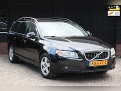 Volvo V70 - 2.5T Momentum Elek-Dak/Navigatie/Leer/Parkeersensor/Stoelverwarming