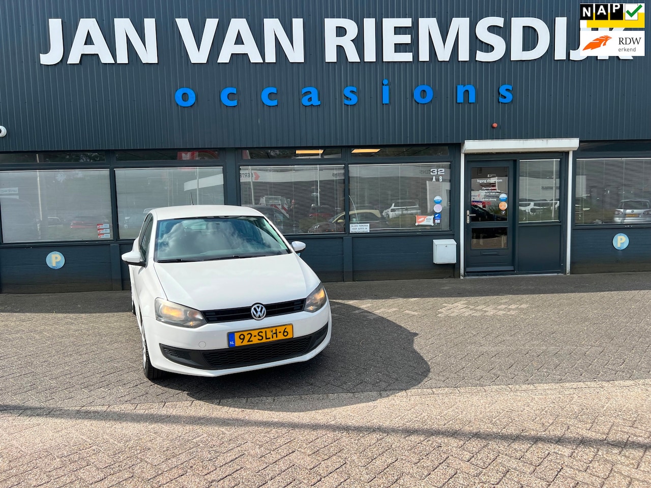 Volkswagen Polo - 1.2 Easyline bj 2011 apk en nap airco 5 deurs - AutoWereld.nl