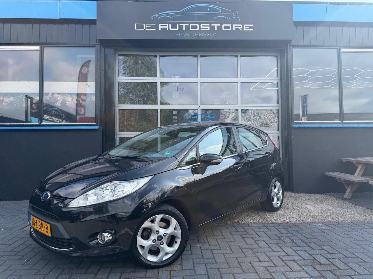 Ford Fiesta - 1.6 Titanium Airco PDC Trekhaak Cruise Dealeronderhouden !!! - AutoWereld.nl