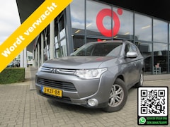 Mitsubishi Outlander - 2.0 Intense AUTOMAAT | 69.494 KM NAP | 1E EIGENAAR | TREKHAAK | DEALER ONDERHOUDEN | 1.600