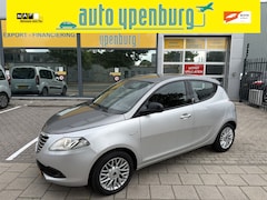 Lancia Y(psilon) - Ypsilon 0.9 TwinAir Silver Plus * 50.854 Km * Two Tone Color * Airco * Sportvelgen