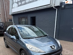 Peugeot 207 - 1.4-16V XR