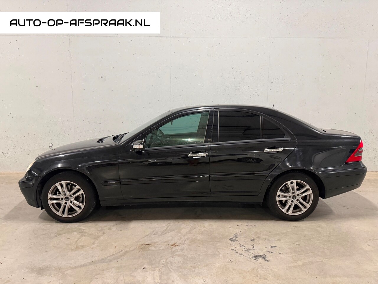 Mercedes-Benz C-klasse - 180 K. Automaat Leer Navi Pano - AutoWereld.nl