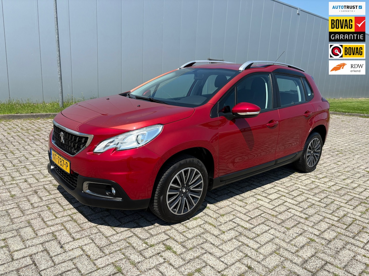 Peugeot 2008 - 1.2 PureTech Blue Lion 1.2 PureTech Blue Lion , Airco, Navigatie - AutoWereld.nl