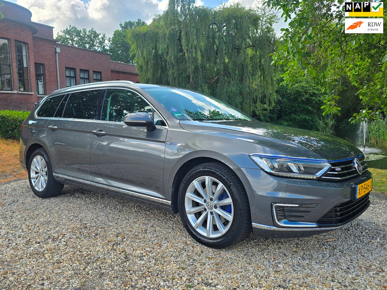 Volkswagen Passat Variant - 1.4 TSI GTE Connected Series Plus 1.4 TSI GTE Connected Series Plus - AutoWereld.nl