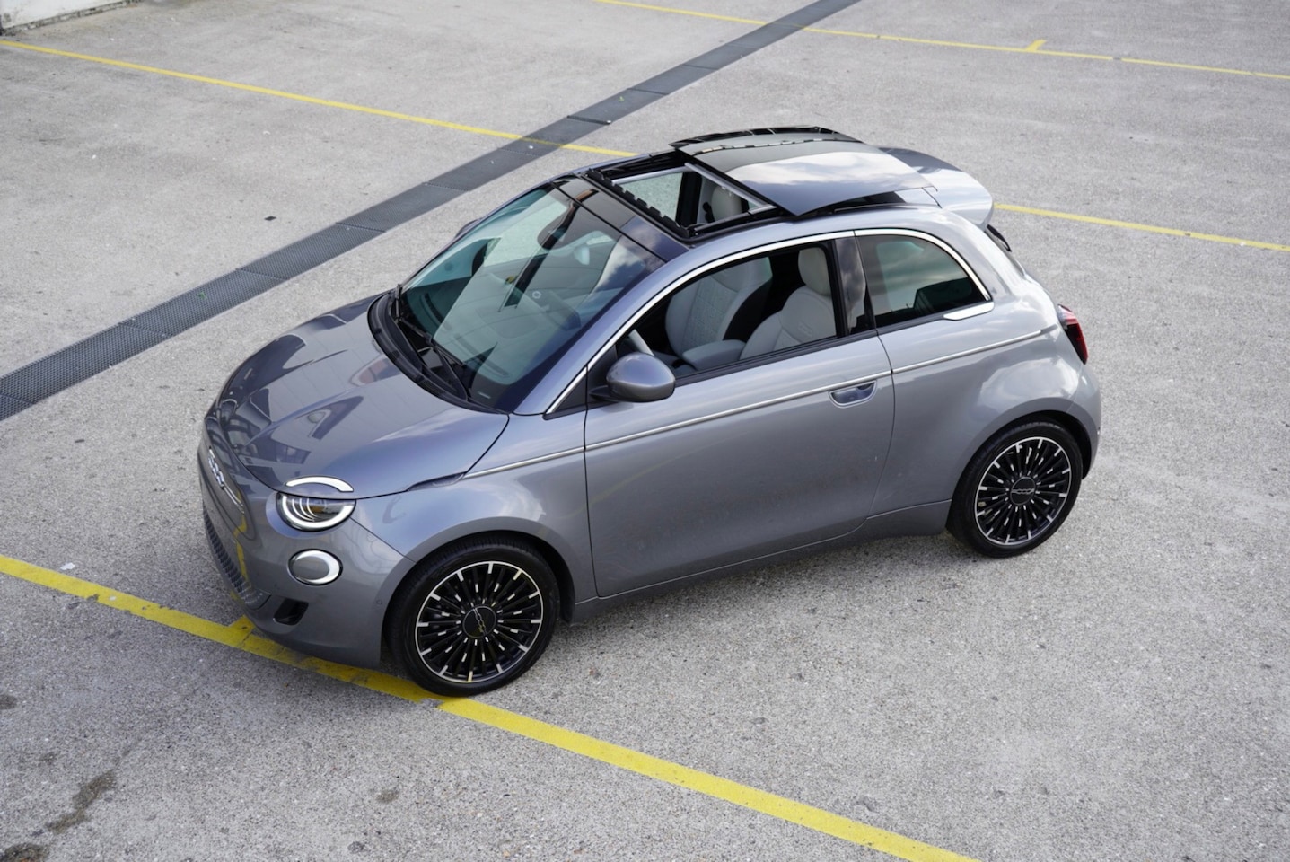 Fiat 500 - La Prima 42 kWh Skywindow - AutoWereld.nl