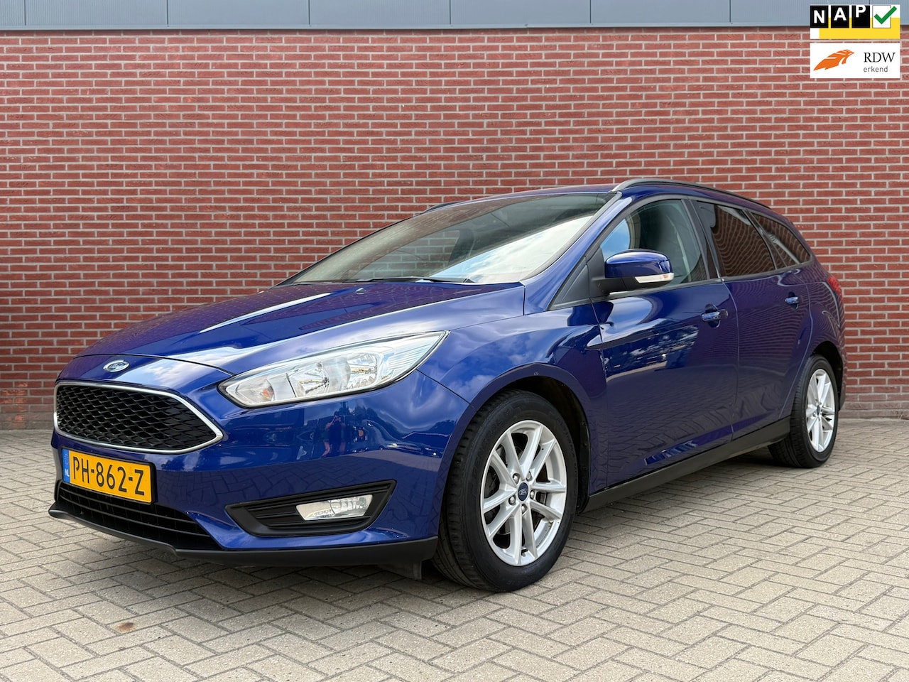 Ford Focus Wagon - 1.0 Lease Edition / 5-deurs / Nap / Airco / Cruise / Trekhaak - AutoWereld.nl