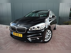 BMW 2-serie Active Tourer - 220i High Executive Automaat Lederen Sportstoelen HUD Afneembare Trekhaak Etc. Etc