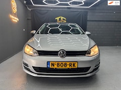Volkswagen Golf - 1.2 TSI Connected Series Automaat-Carplay-Pano-Stoelv