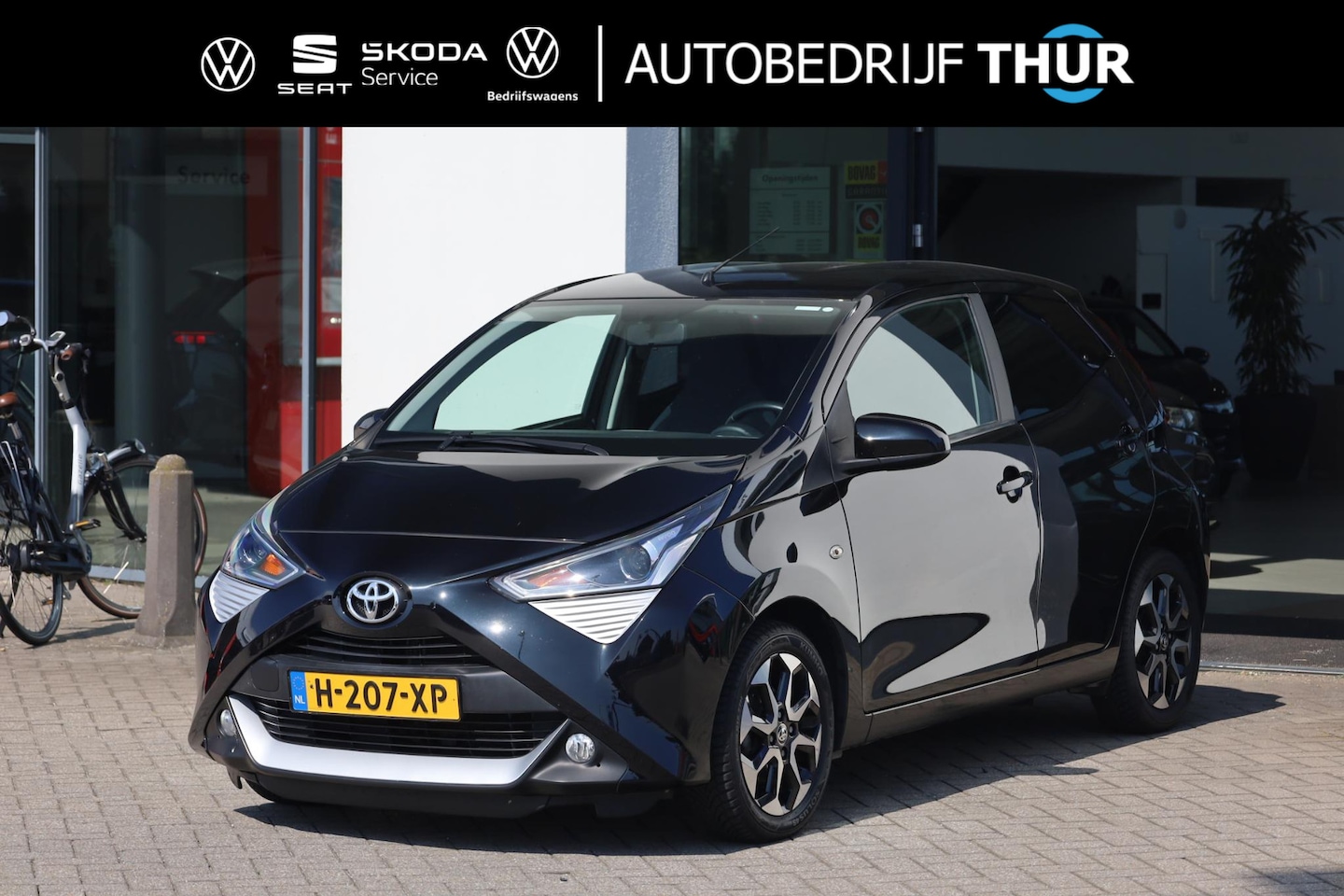 Toyota Aygo - 1.0 VVT-i x-joy Achteruitrijcamera automatische airco DAB+, multifunctioneel lederen stuur - AutoWereld.nl