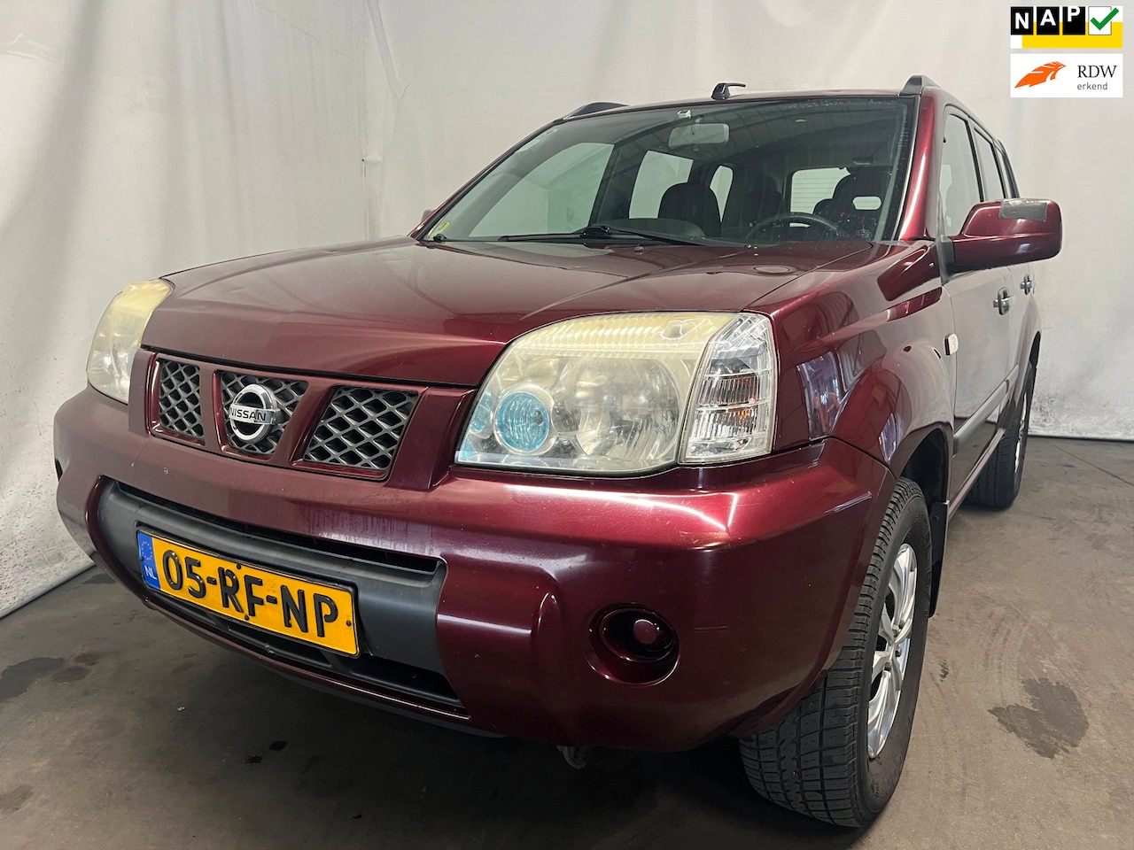 Nissan X-Trail - 2.2 dCi Comfort - Motor rookt - AutoWereld.nl