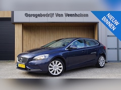 Volvo V40 - 1.6 115pk D2 Summum Leder Clima 17 inch LM Stoelverw. *NL auto* Pdc Cruise *122344km
