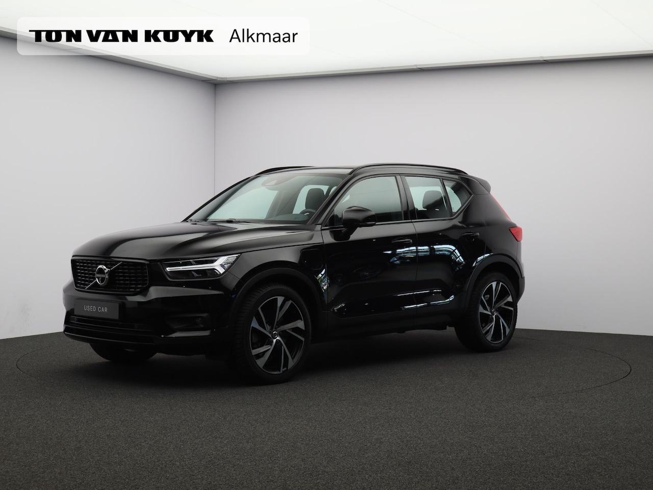 Volvo XC40 - T4 Recharge R-Design / Panoramadak / 360 Camera / Elektrische Stoelen / Harman Kardon / St - AutoWereld.nl