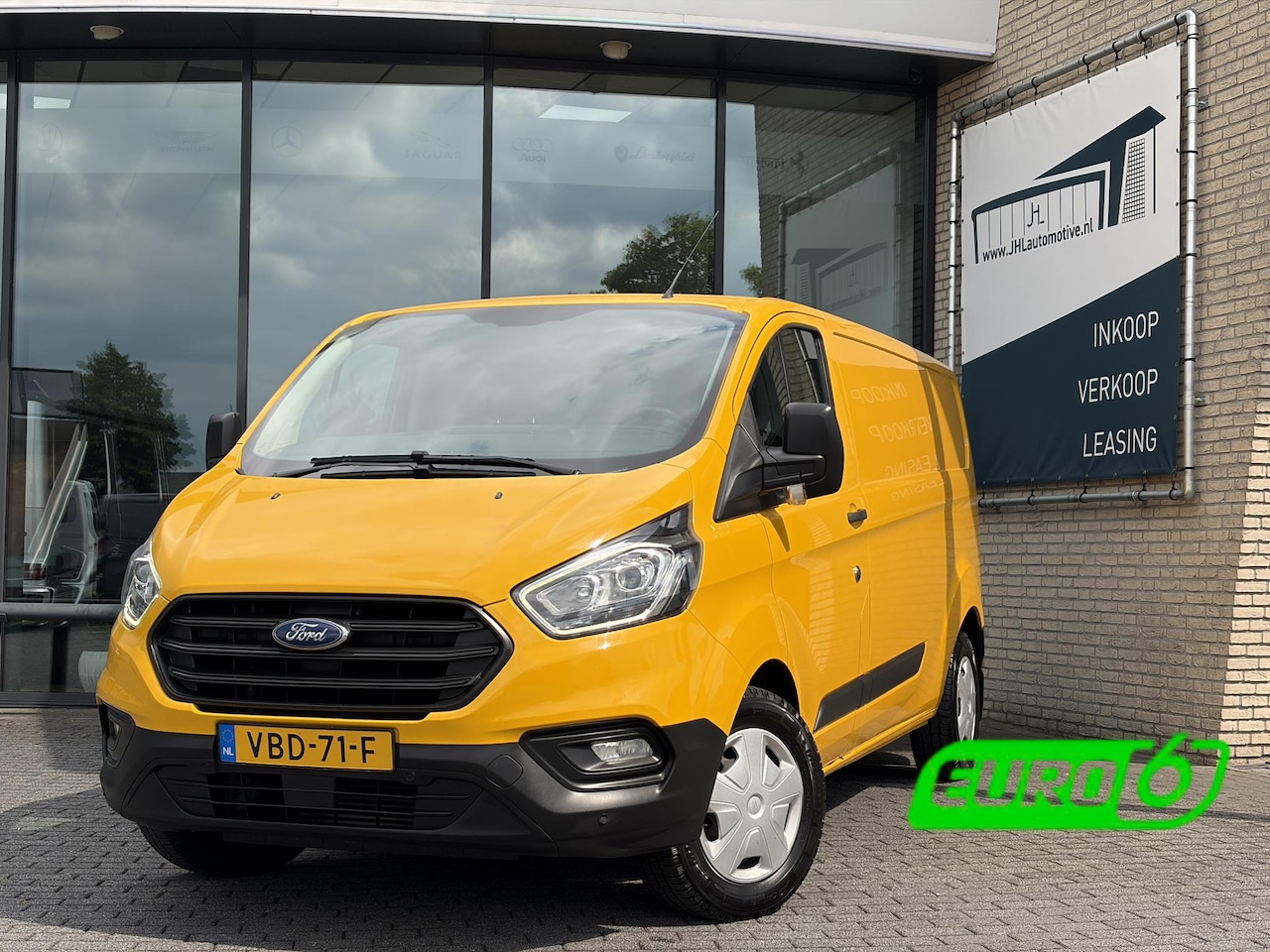 Ford Transit Custom - 320 2.0 TDCI L2H1*A/C*CRUISE*HAAK*PDC*2800KG TRGW* - AutoWereld.nl