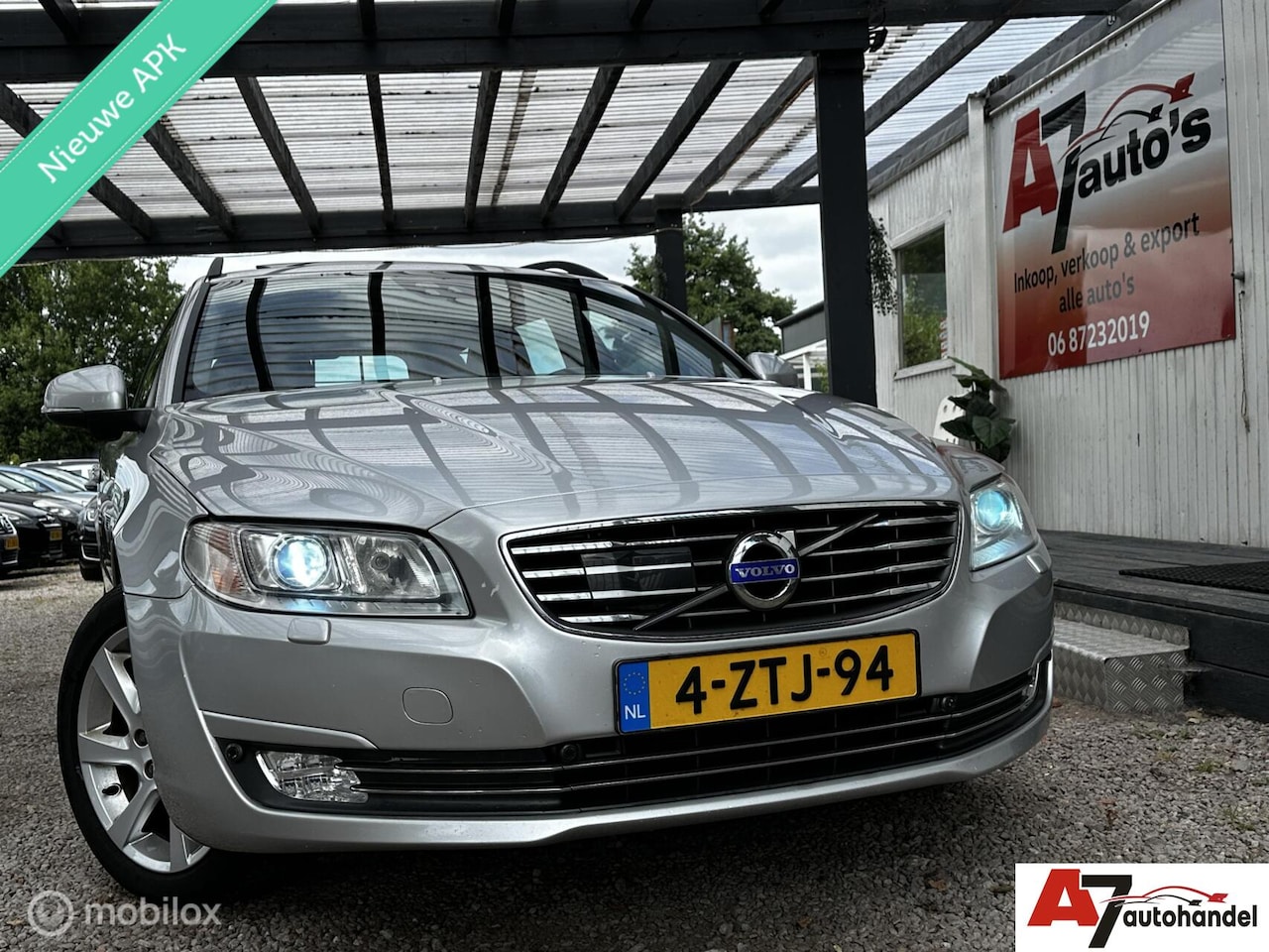 Volvo V70 - 2.0 D4 Summum Nieuwe APK//Leder//Airco //Pano - AutoWereld.nl