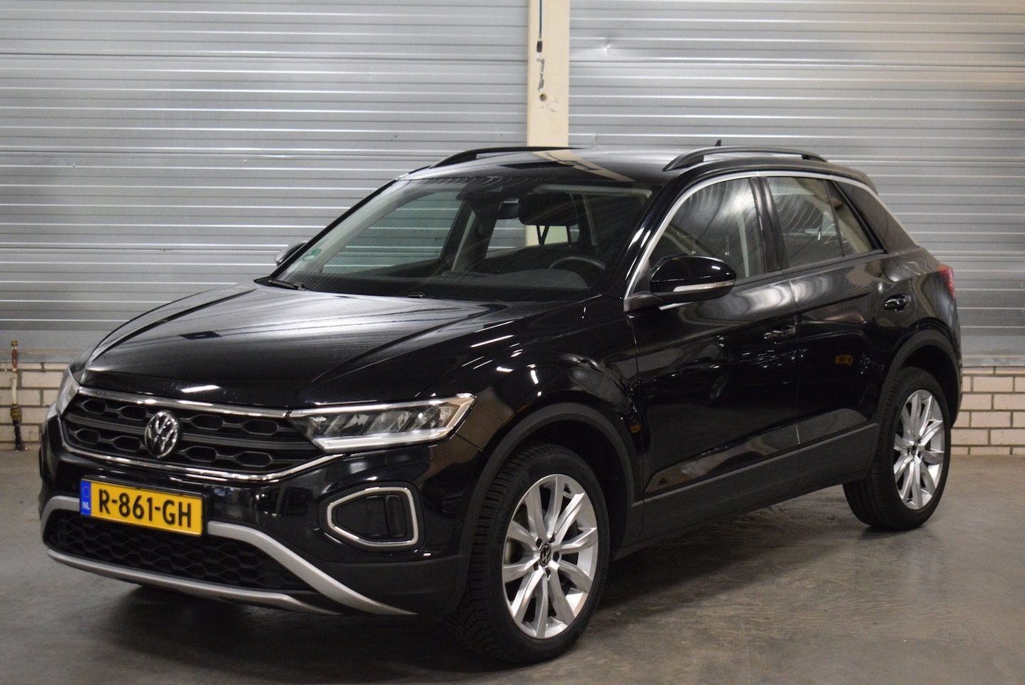 Volkswagen T-Roc - 1.0 TSI Life + | Apple Carplay/Android Auto|Camera| Navigatie|Parkeersensoren Voor en Acht - AutoWereld.nl