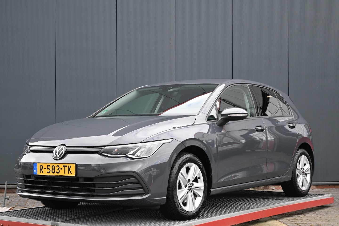 Volkswagen Golf - 1.0 eTSI Life Business - AutoWereld.nl