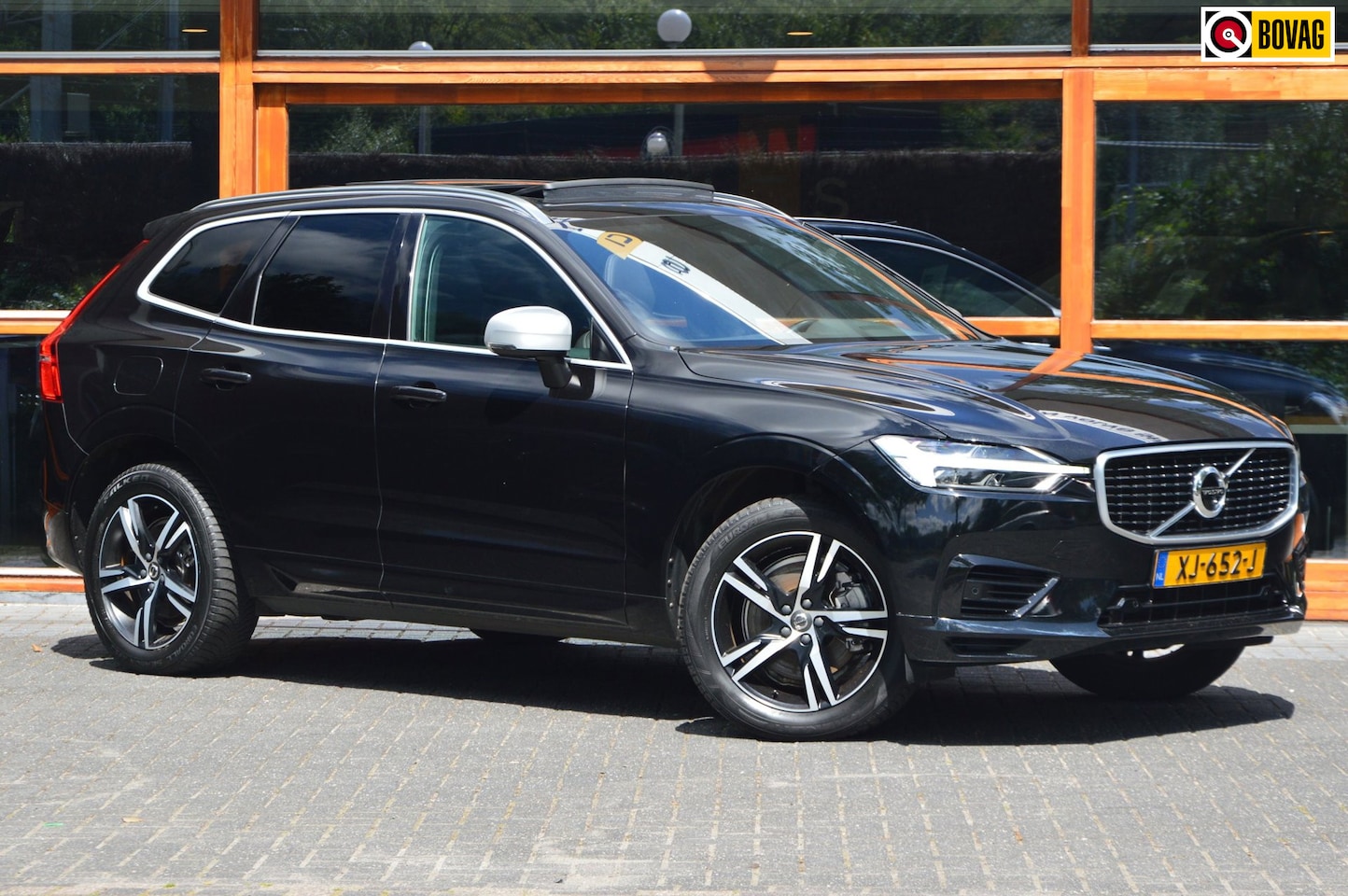 Volvo XC60 - T8 Hybride AWD R-Design | Geventileerde stoelen | Panoramadak | Harman/Kardon | 360° Camer - AutoWereld.nl