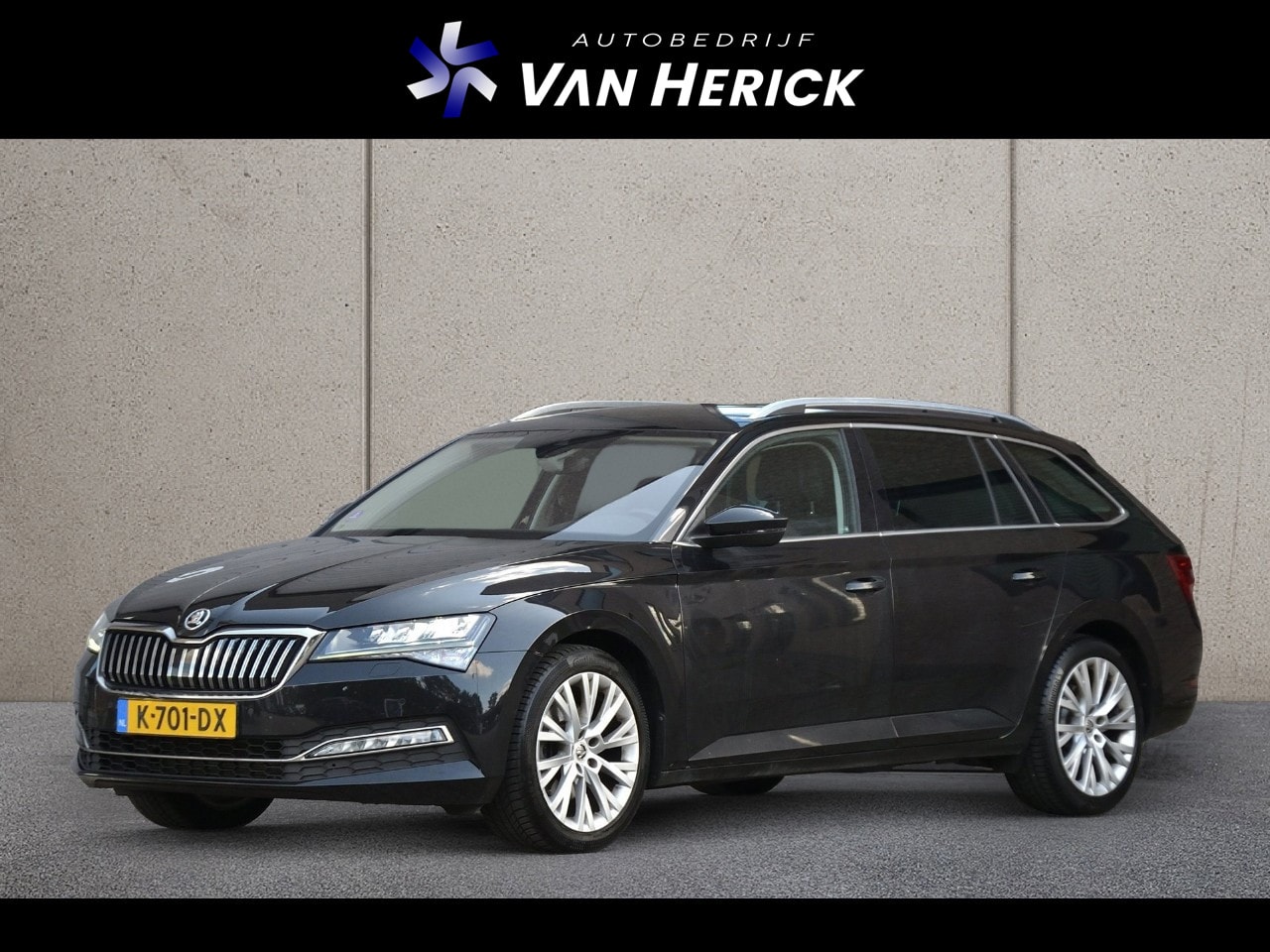Skoda Superb Combi - 1.5 TSI ACT Business Edition 150PK Automaat | Navigatie | Trekhaak | Stoelverwarming - AutoWereld.nl