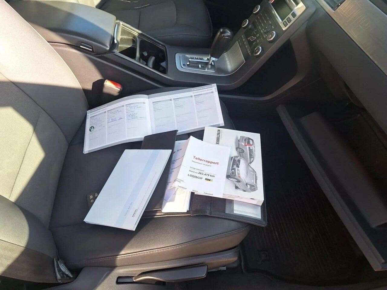 Volvo XC70 - 2.4D Kinetic EXPORT - AutoWereld.nl