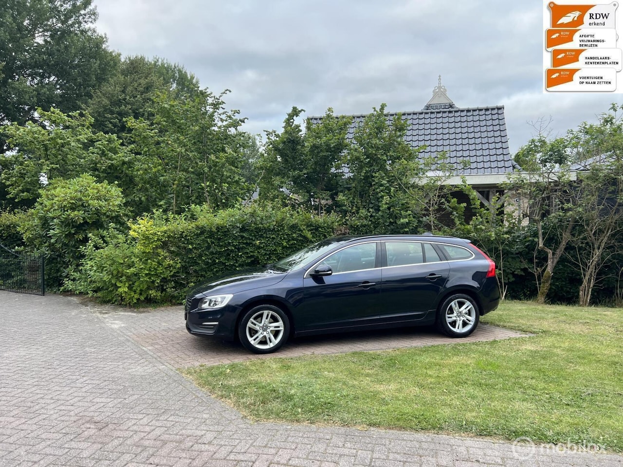 Volvo V60 - 2.0 D2 Momentum 2.0 D2 Momentum - AutoWereld.nl