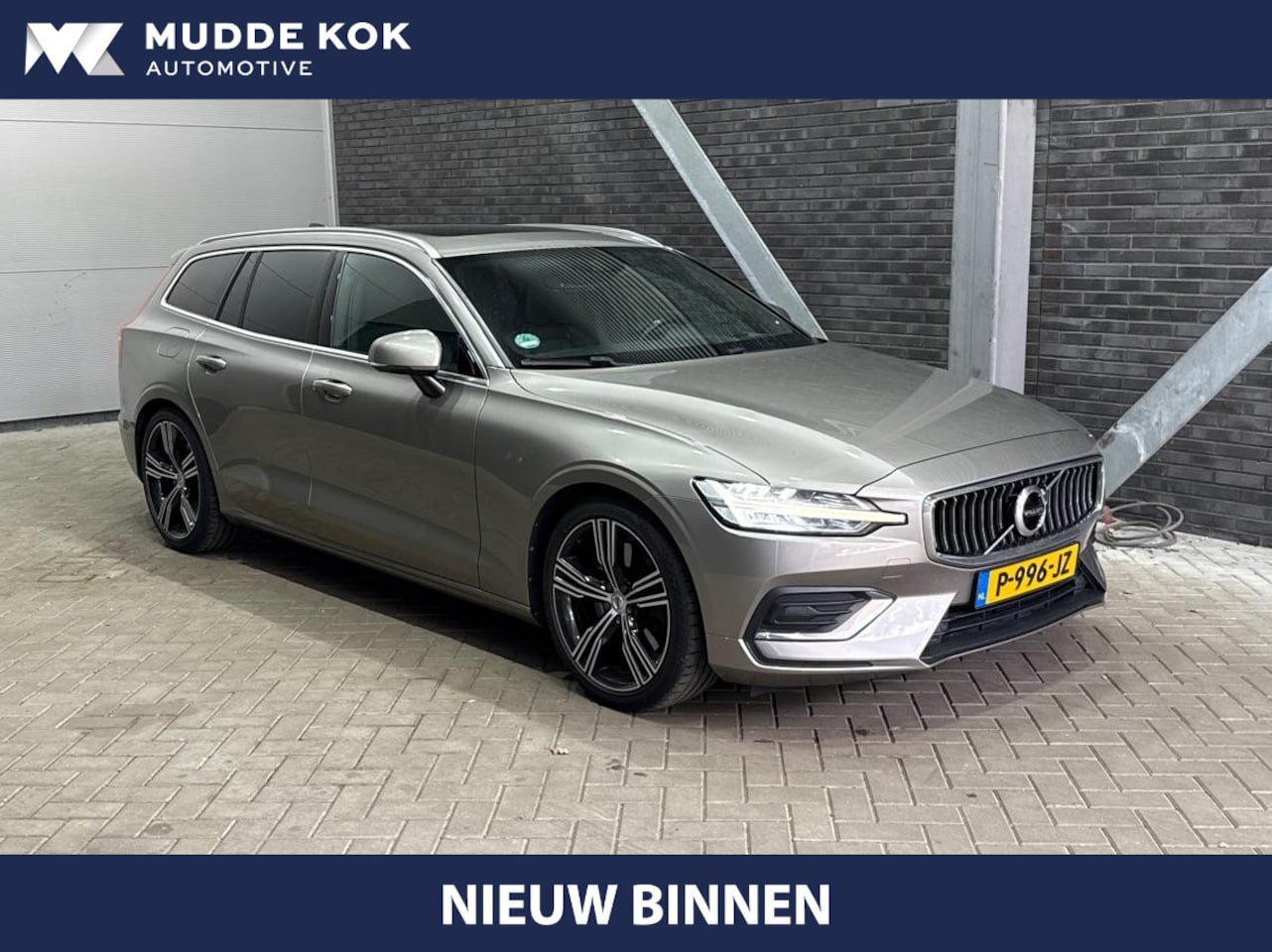 Volvo V60 - 2.0 T6 AWD Inscription | Panoramadak | Trekhaak | Head-Up | Harman/Kardon | Camera | 19 In - AutoWereld.nl