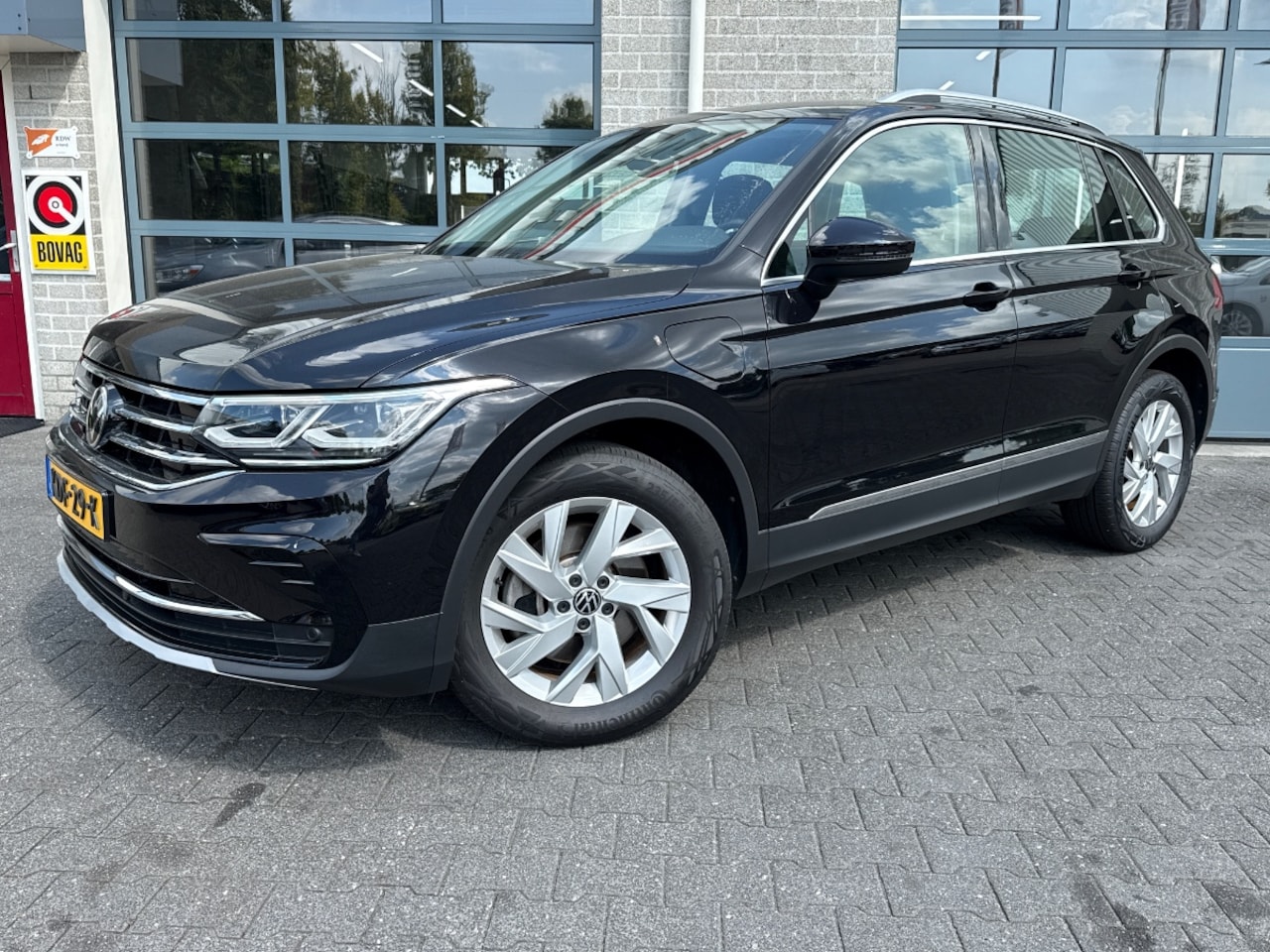 Volkswagen Tiguan - 1.4 TSI eHybrid R-Line Business+|STOEL\STUURVERWARMING|CAMERA| - AutoWereld.nl