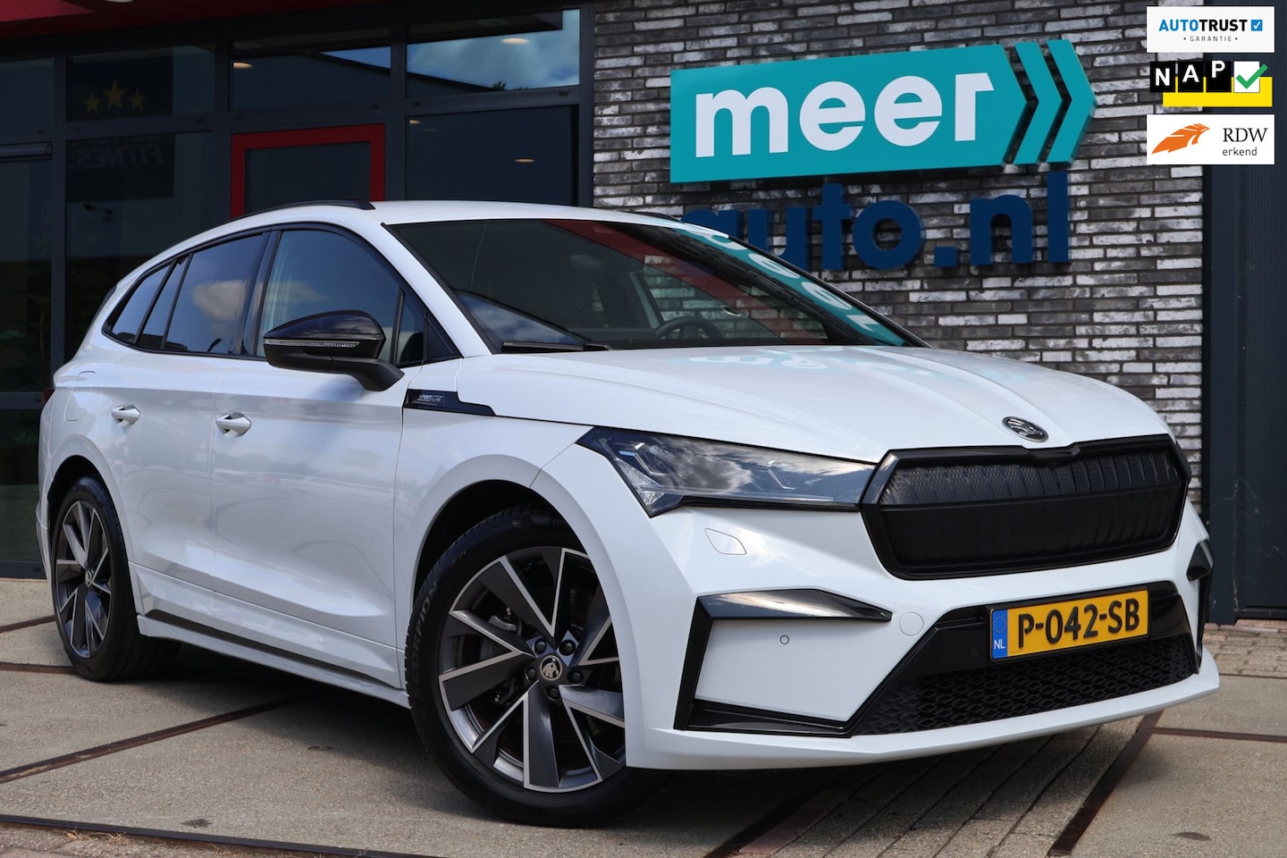 Skoda Enyaq iV - 80 Sportline SOH 92% l TREKHAAK l ADAPT.CRUISE l DODE HOEK l MATRIX l LANE l CARPLAY lORG. - AutoWereld.nl