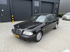 Mercedes-Benz C-klasse - 180 Classic Roestvrij / Nederlandse auto / 15'' AMG Monoblock