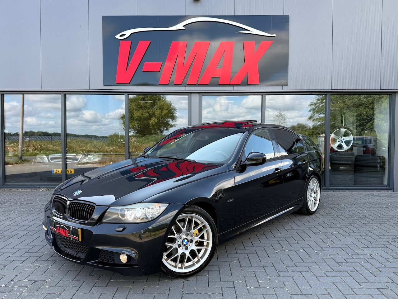 BMW 3-serie - 320i LCI M-Sport Xenon Schuifdak Navi Stoelverw - AutoWereld.nl