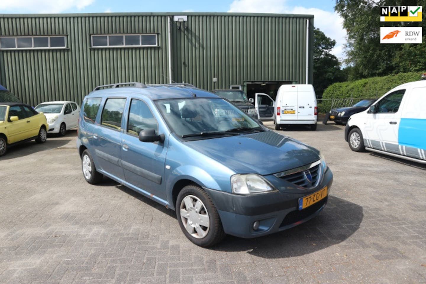 Dacia Logan MCV - 1.6-16V Lauréate 7p. 1.6-16V Lauréate 7p. AIRCO - AutoWereld.nl