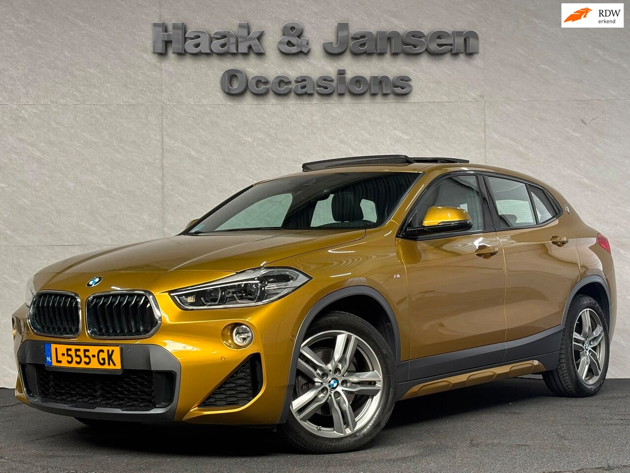 BMW X2 - SDrive18i - H&K - Pano - Stoelverwarming - Cruise - AutoWereld.nl