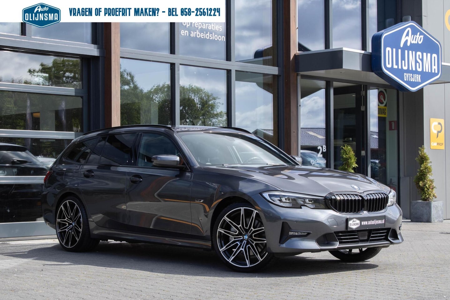 BMW 3-serie Touring - 330E xDrive Sportline|Stuur+stoelverwarming|Trekhaak|Shadow Line|Adaptive Cruise| - AutoWereld.nl