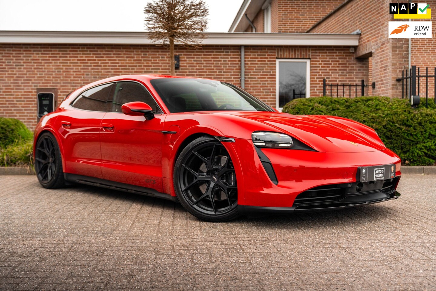 Porsche Taycan Cross Turismo - 4 GTS Pakket | Garantie 01-2028 | 1e Eigenaar | 21'' Vossen | BOSE | Sportchrono | - AutoWereld.nl
