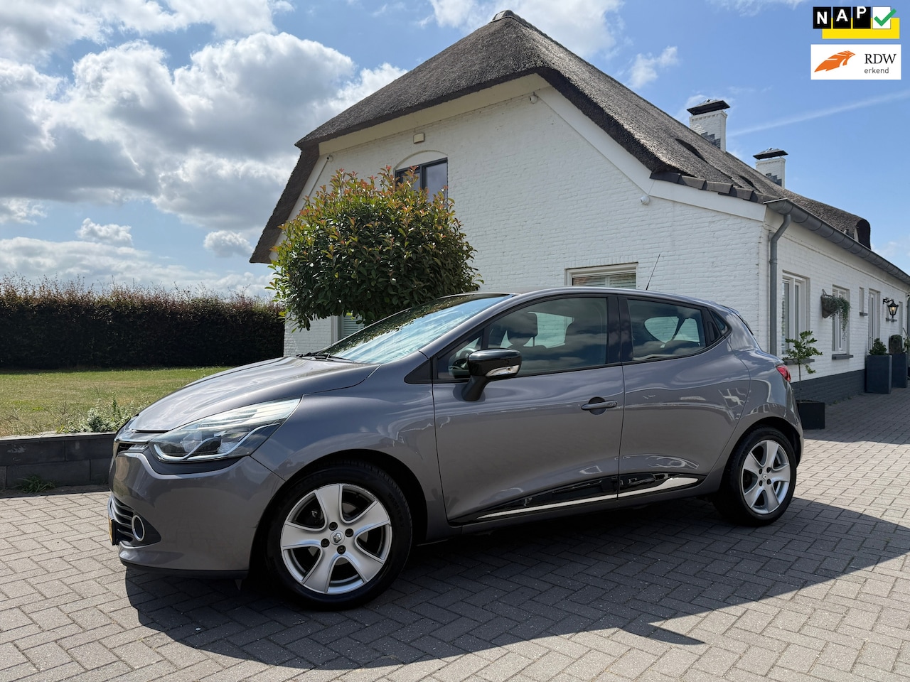 Renault Clio - 0.9 TCe Expression / Bj: 2014 / apk tot 05-2027! - AutoWereld.nl