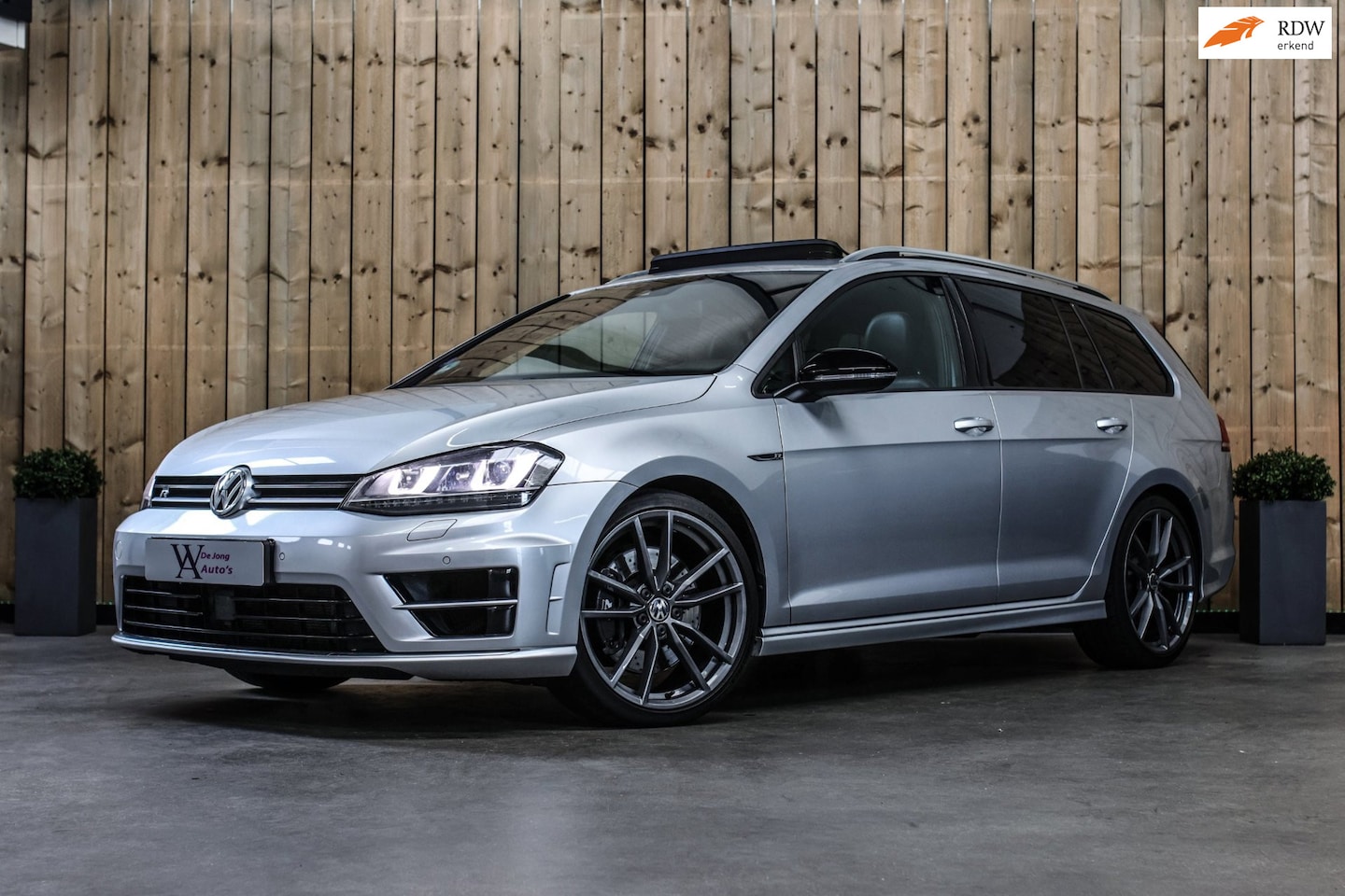 Volkswagen Golf Variant - 2.0 TSI R 4Motion *Pano*Dynaudio*Leder*DCC*Camera* - AutoWereld.nl