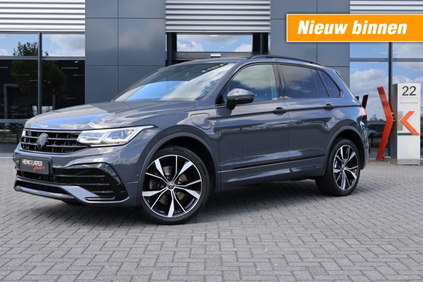 Volkswagen Tiguan - 1.4 e-Hybrid R-Line 245pk/Panodak/ Trekhaak wegklb./Navi pro/ 20InchLM/ DCC/ACC/360gr came - AutoWereld.nl