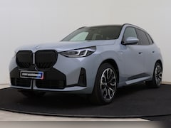 BMW X3 - 30e xDrive M Sport Automaat / Panoramadak / Trekhaak / Sportstoelen / Adaptieve LED / Park