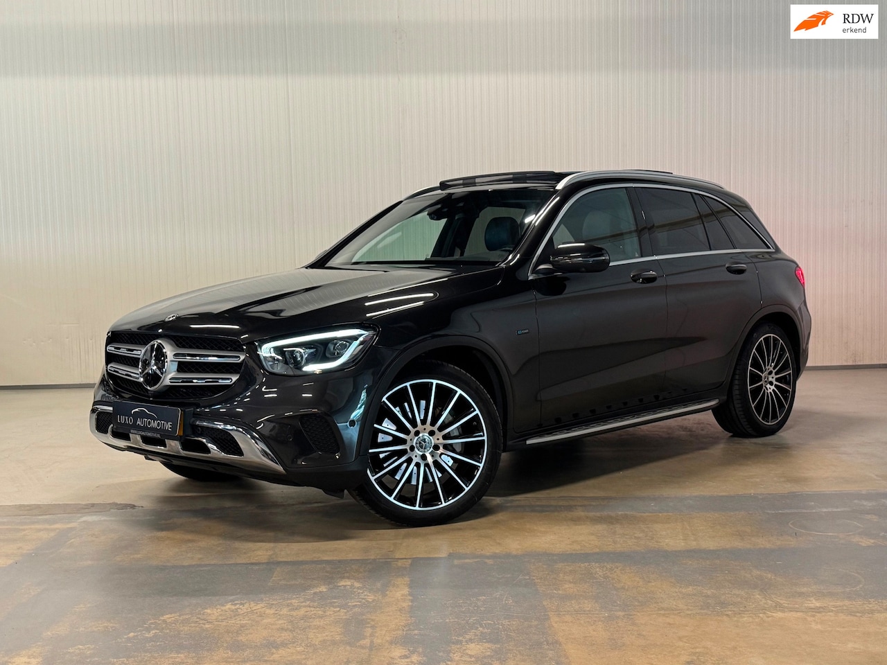 Mercedes-Benz GLC-klasse - 300e 4MATIC Premium Plus | AMG | PANO | 360 CAMERA | MEMORY | BURMESTER - AutoWereld.nl