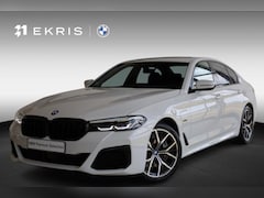BMW 5-serie - Sedan 545e xDrive High Executive | M Sportpakket | Adaptieve Cruise Control | Stuurwiel ve