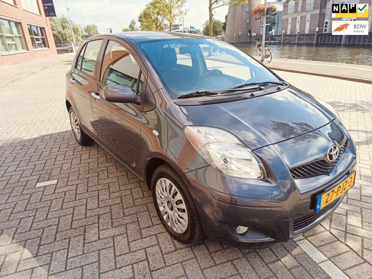 Toyota Yaris - 1.3 VVT-i Aspiration 1.3 VVTi Aspiration - AutoWereld.nl
