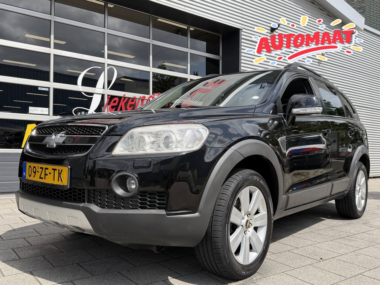 Chevrolet Captiva - 3.2i Executive - 7 Persoons - Automaat I Navigatie I Leer I Airco I Camera I Sportvelgen - AutoWereld.nl