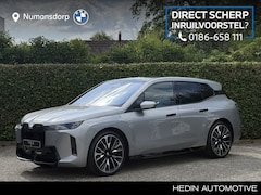 BMW iX - xDrive45 | M-Sport Pro | 23'' | Luchtvering | Soft-Close | Panorama. | Stoelvent. | Driv.