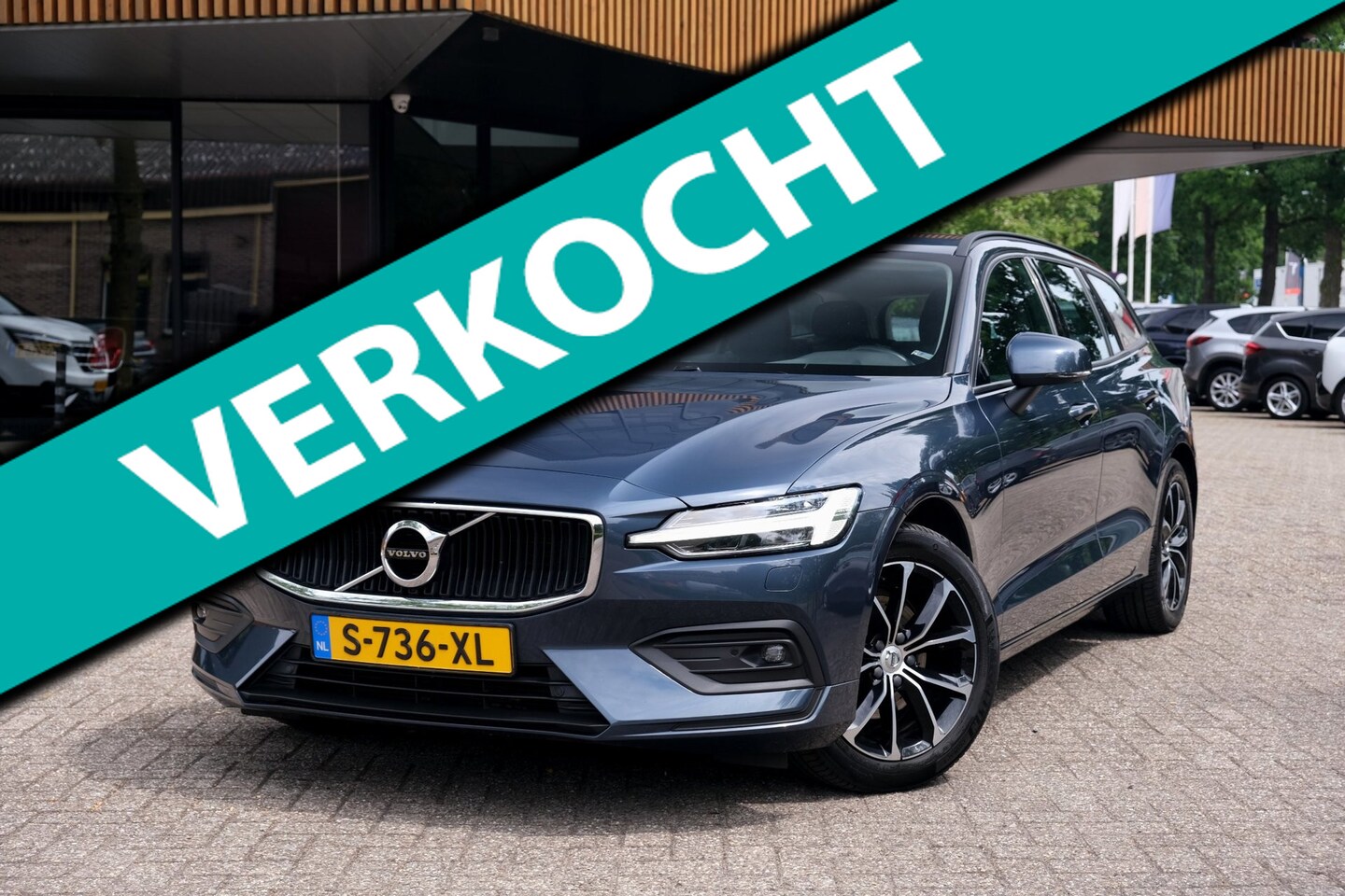 Volvo V60 - 2.0 D4 Momentum|Rijklaar!|Trekhaak|Carplay|Stoelverwarming|AndroidAuto - AutoWereld.nl