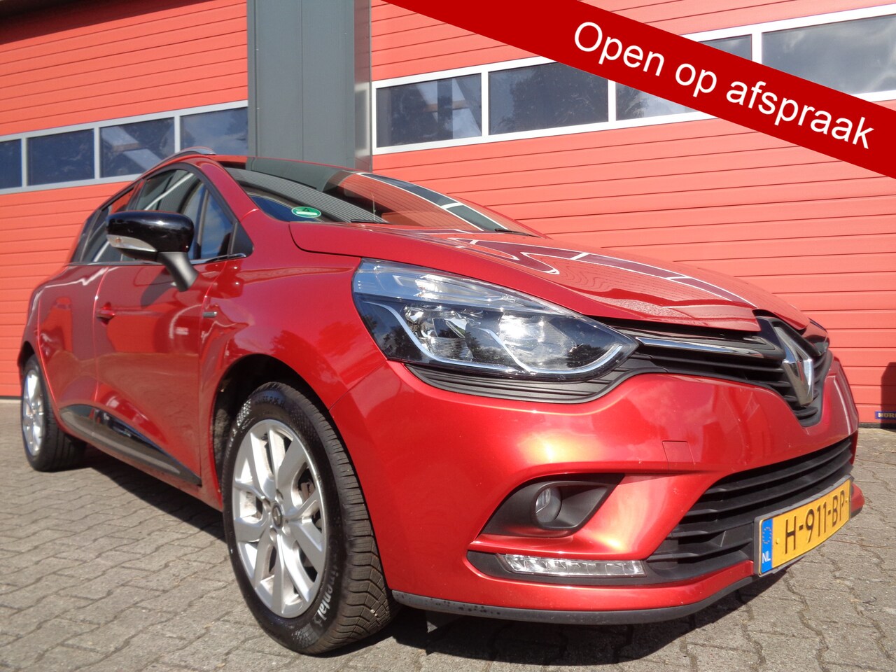 Renault Clio Estate - 0.9 TCe Limited 0.9 TCe Limited,Navi,Cruise,Clima,92000 KM! - AutoWereld.nl
