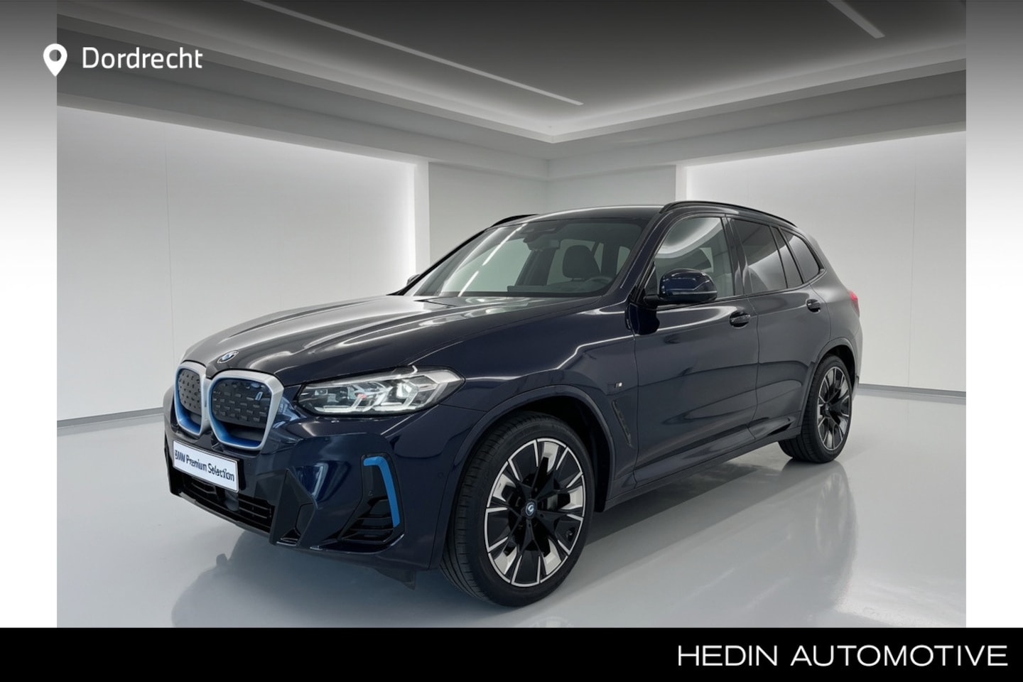 BMW iX3 - M-Sport 80 kWh | Panorama | SOH 96,4% | 20"| Harman Kardon | Trekhaak | Leder | Driving As - AutoWereld.nl
