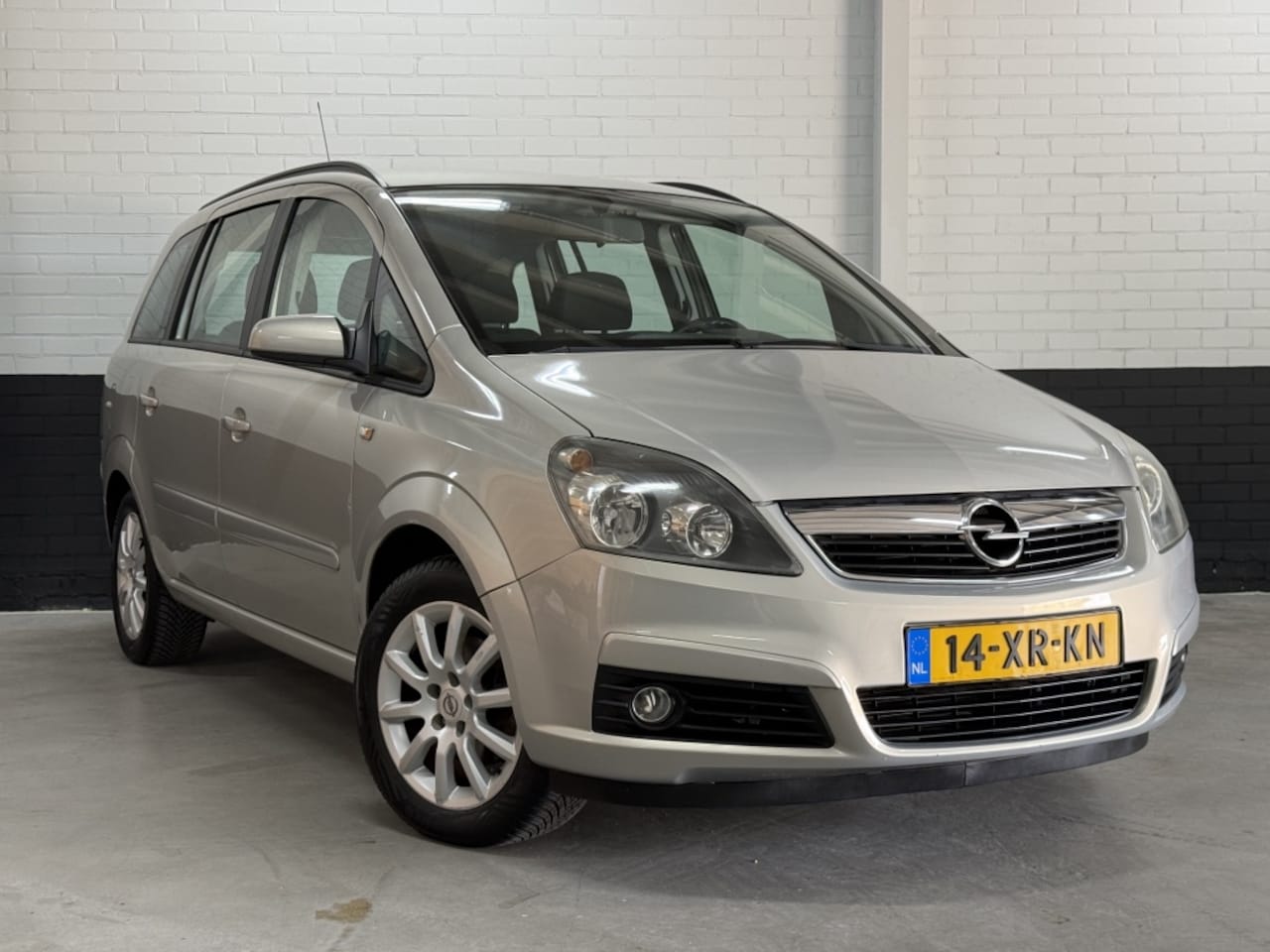 Opel Zafira - 1.6 Temptation 7 Pers. Airco, Trekhaak, Cruise... - AutoWereld.nl