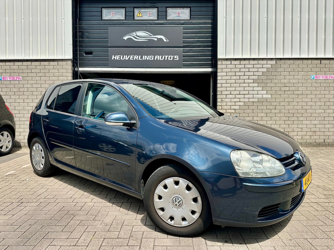 Volkswagen Golf - 1.6 FSI Optive 3 | Airco | 1e Eigenaar | 5Drs | APK - AutoWereld.nl